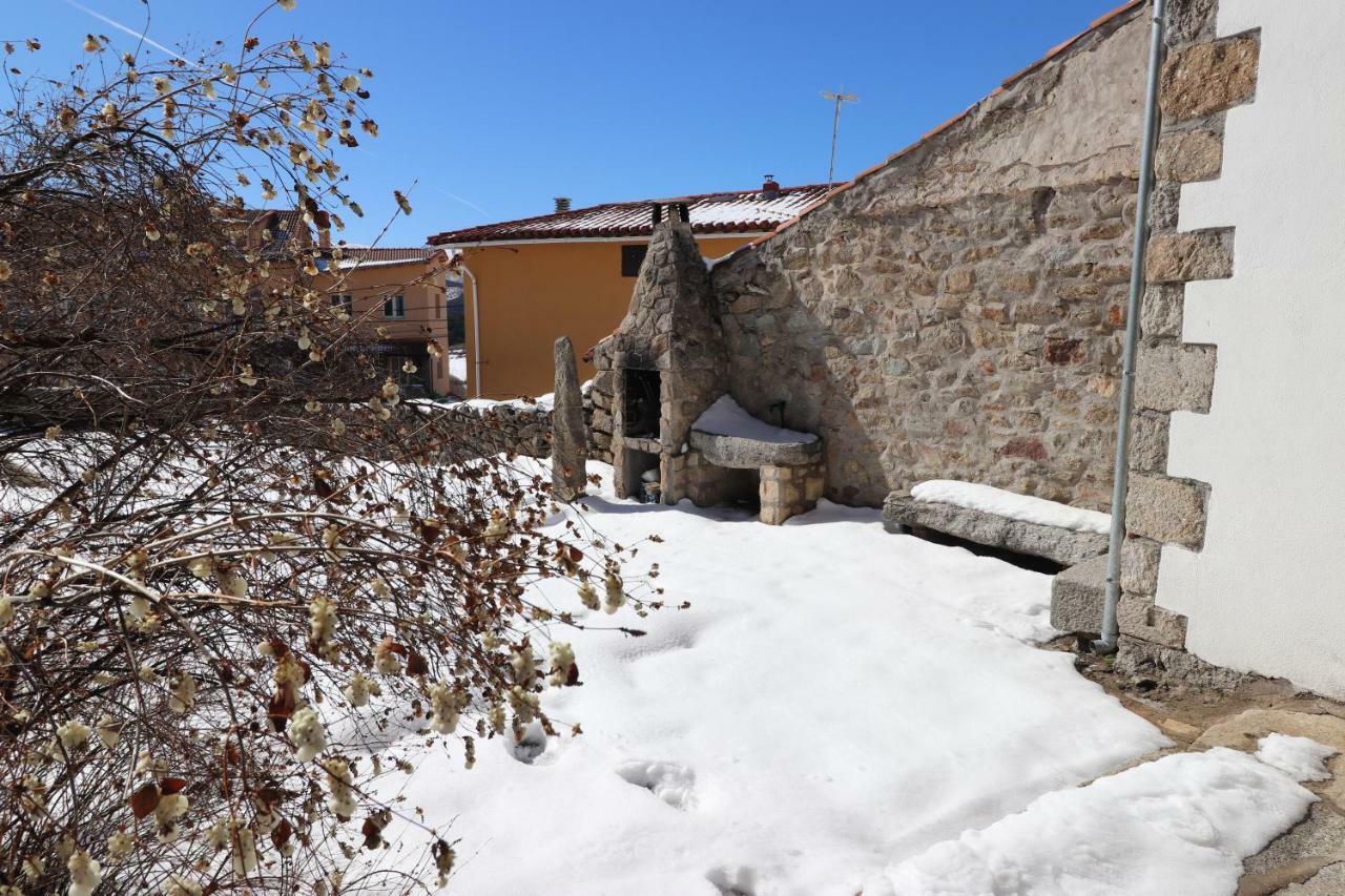 Gasthaus La Casa Del Abuelo Hoyos del Espino Exterior foto